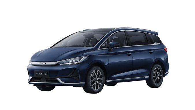 BYD M6